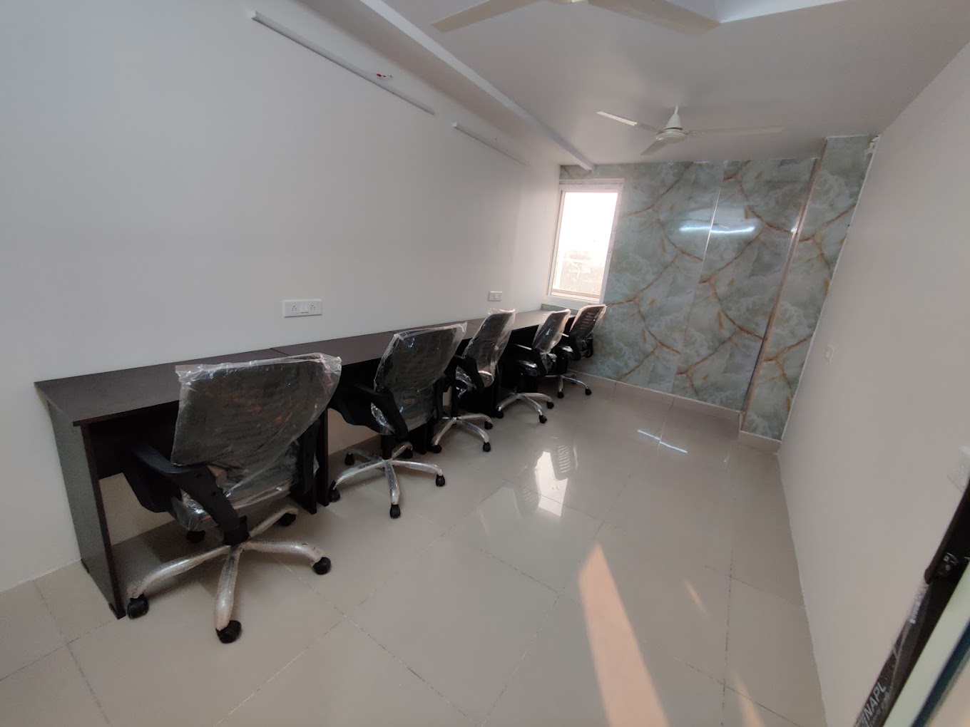 Coworking Space in Benz Circle BI1433 BI1433