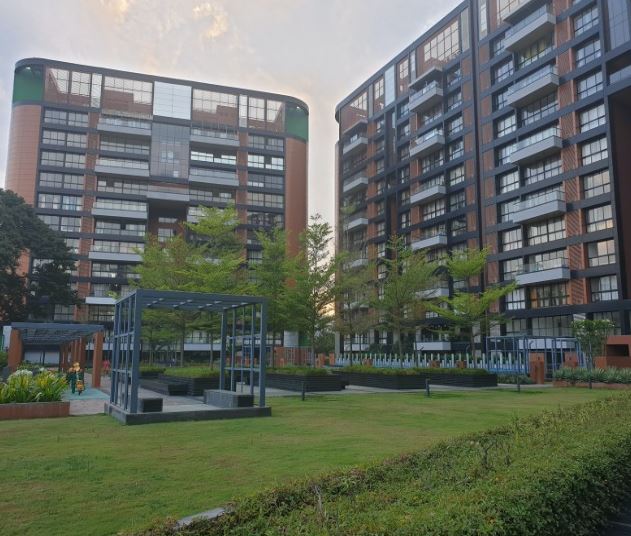 Spacious 4 BHK Luxury Flat for Rent in Kumar Sienna, Magarpatta City – 2500 Sq.ft BI1533